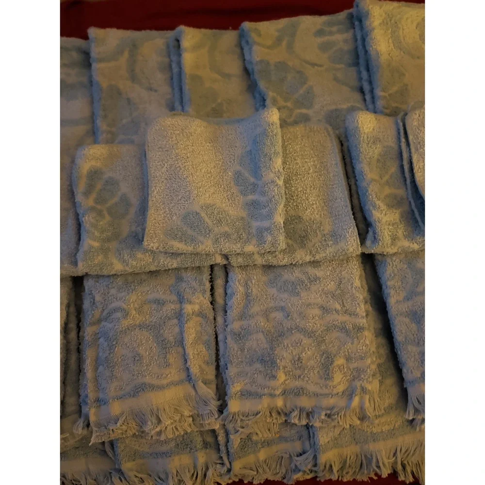 24 VINTAGE FIELDCREST RETRO  BLUE Sculptured BATH TOWEL SETs  Fringe.NWOT. Match